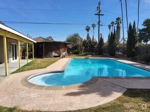 Building Photo - 2801 El Berrendo Ave