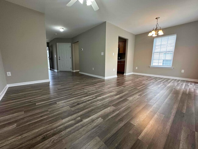 Building Photo - 763 Bellview Way
