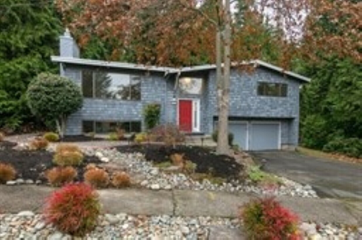Primary Photo - 16004 NE 57th St
