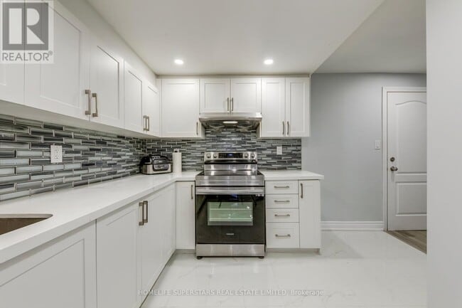 Building Photo - 3465 Aquinas Ave