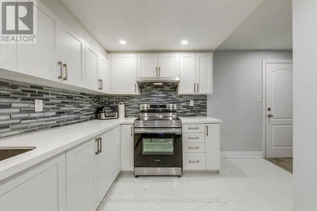 Photo du bâtiment - 3465 Aquinas Ave