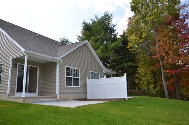 Foto del edificio - 1521 Meadowbrook Blvd