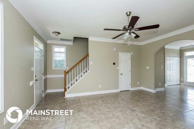 Building Photo - 10438 Hugue Way