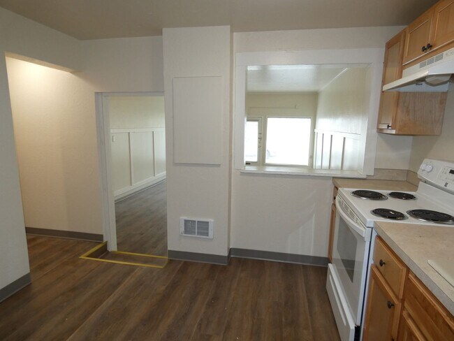 Foto del edificio - APPLICATION PENDING -   Ground Floor Studio