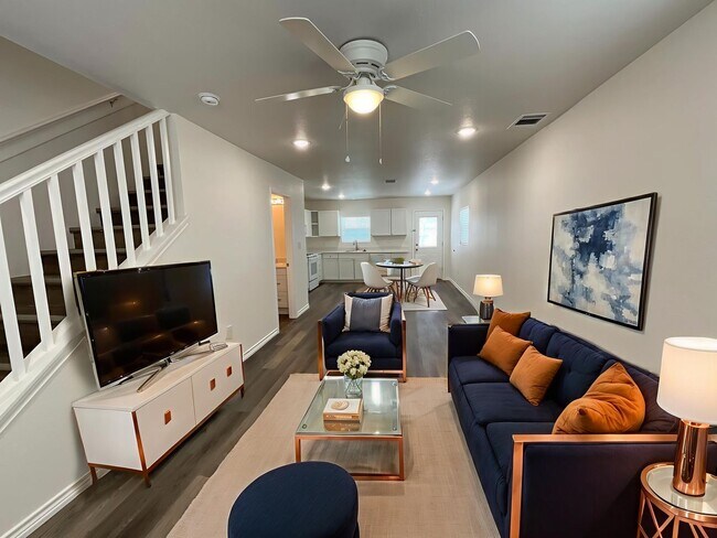 Foto del edificio - COMING SOON!!!!! Beautiful 2 Bedroom, 1.5 Bath Duplex in Kingsland, TX.