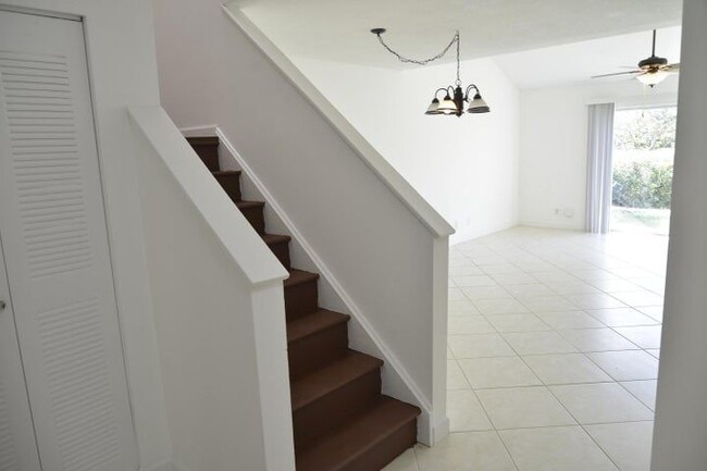 Building Photo - 3344 Alba Cir