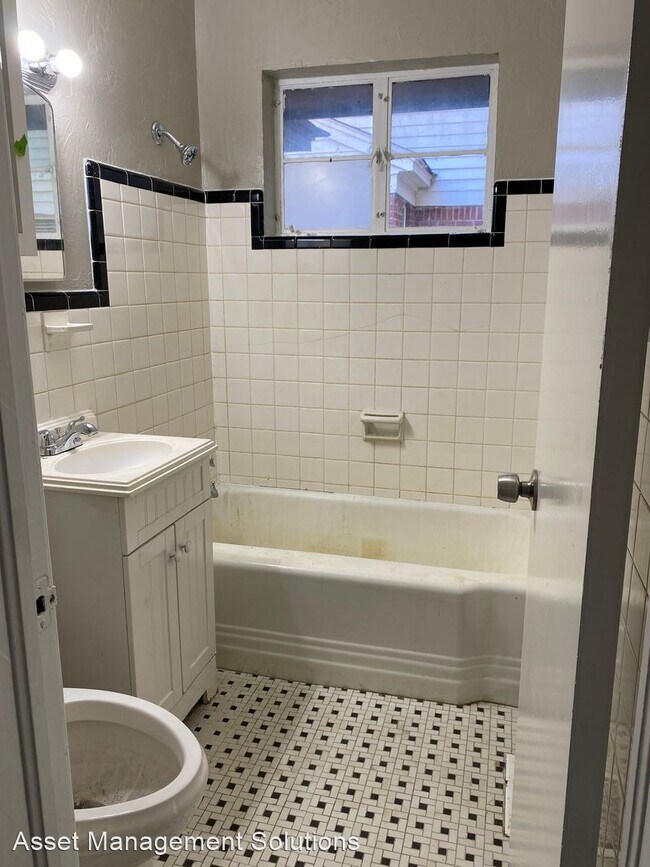 Building Photo - 3 br, 1 bath House - 2708 NW 38th St