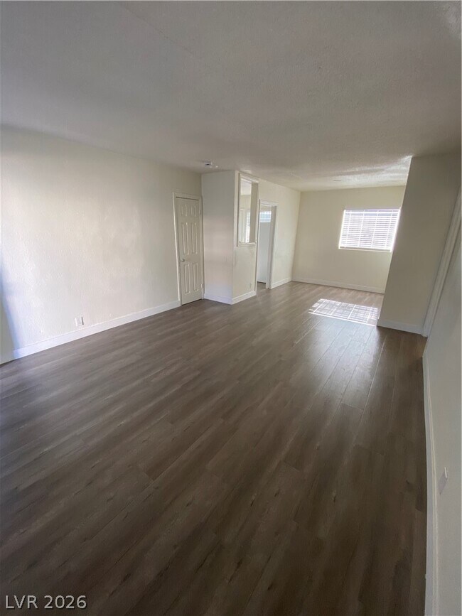 Foto del edificio - 1711 Santa Paula Dr