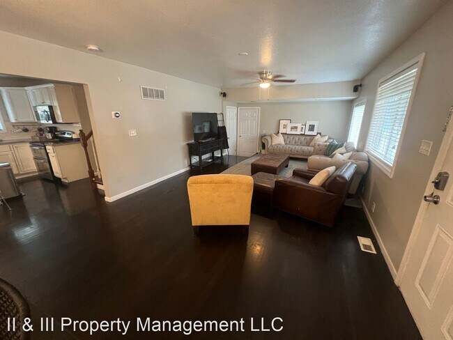Building Photo - 4 br, 2.5 bath House - 2900 E Red Bridge Rd