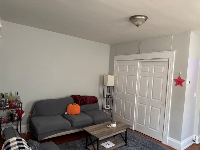 Foto del edificio - 420 Ada St