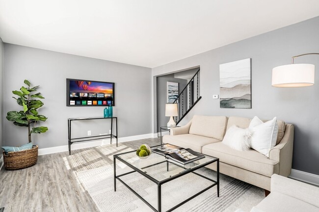 Building Photo - The Courtyard Apartments