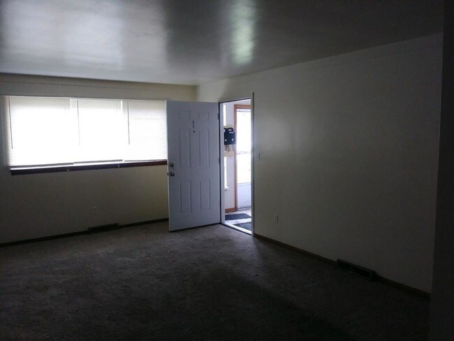 Building Photo - 83 Homestead Dr