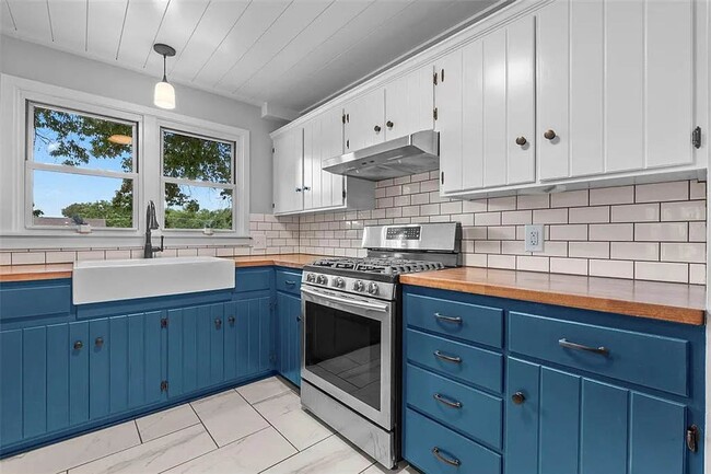 Building Photo - Updated Home In Cape Girardeau