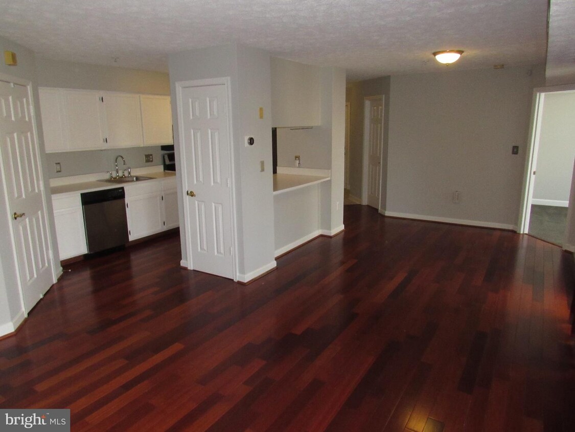 Primary Photo - 6800 St Ignatius Dr