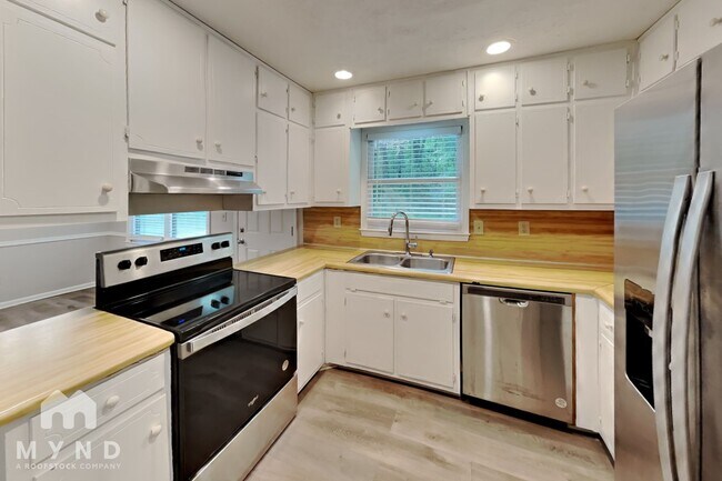 Foto del edificio - 2115 Grayson Ct