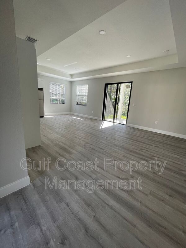 Foto del edificio - 1933 Marlay Ave