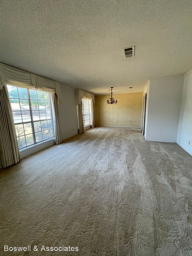 Building Photo - 4 br, 2 bath House - 2812 Maxwell Dr.