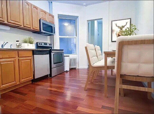 Foto del edificio - 129 W 56th St