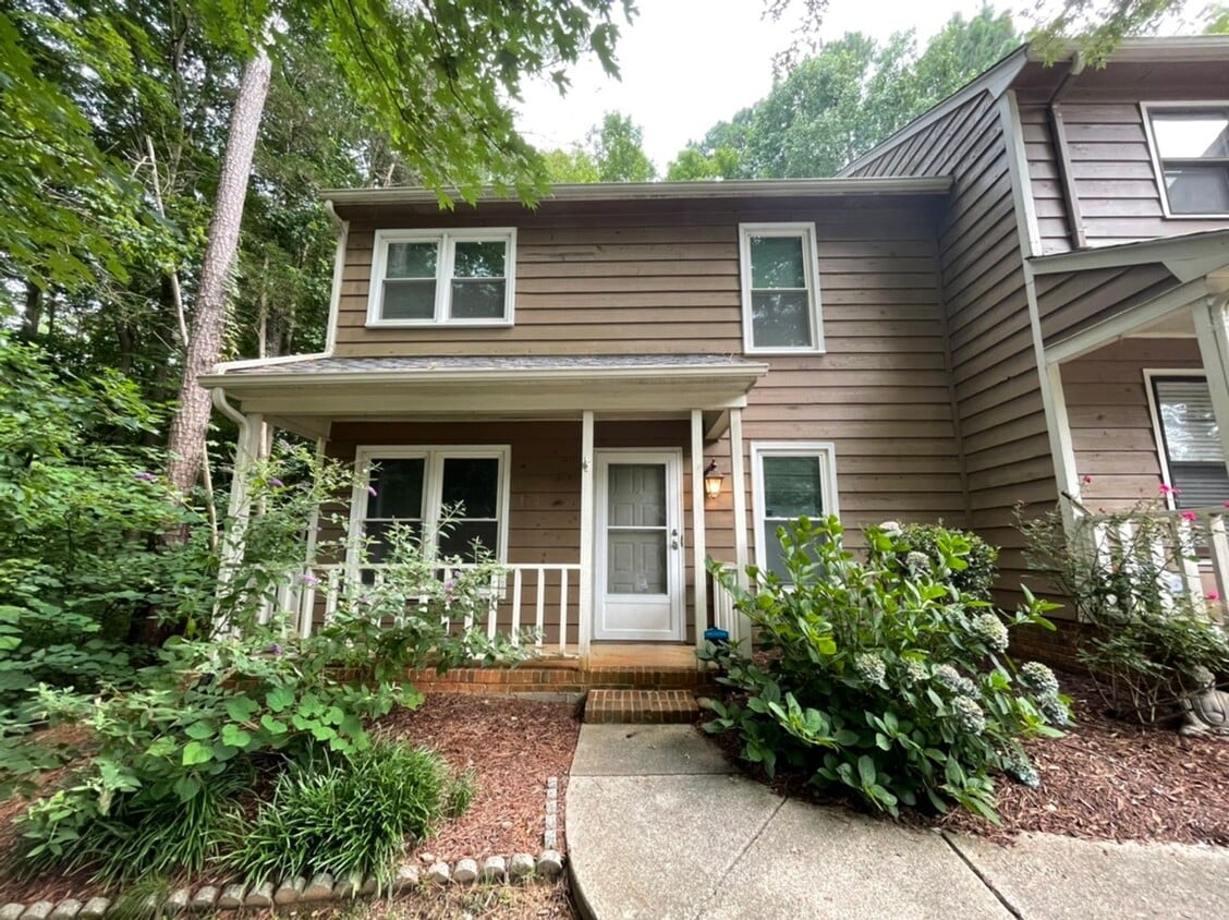 Primary Photo - Cute end-unit 2 Bedroom Townhome in Cary