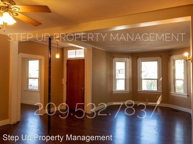 Building Photo - 2 br, 1 bath House - 582 Olive St