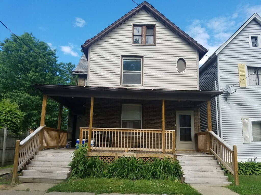 425 Liberty St, Erie, PA 16507 Apartments in Erie, PA