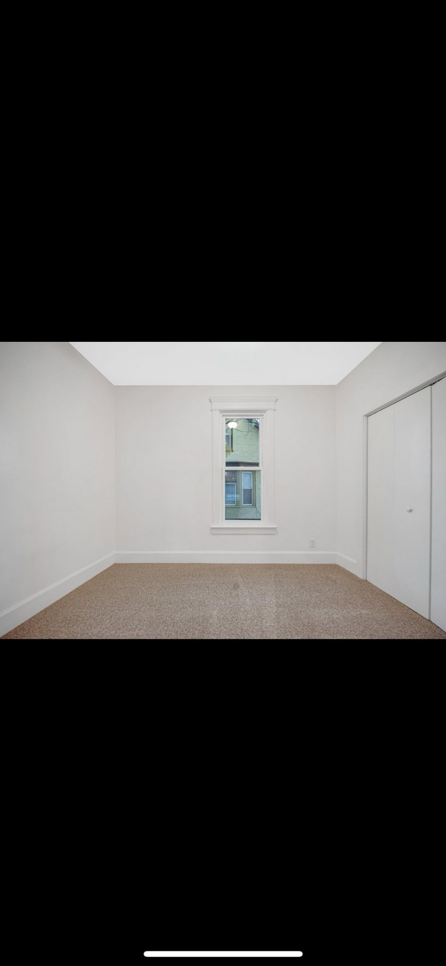 Building Photo - 713 Thomas Ave