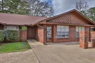 Building Photo - 2904 Old Houston Rd
