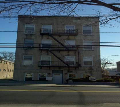 Primary Photo - 17 Teaneck Rd