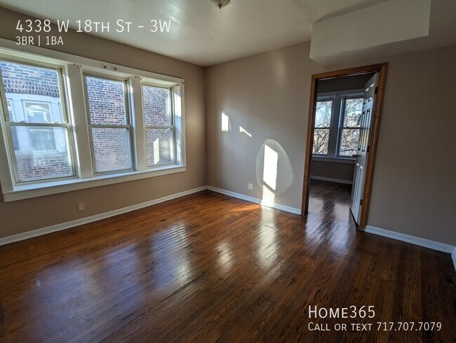 Building Photo - Well-located 3 bedroom apartment in Chicago!!
