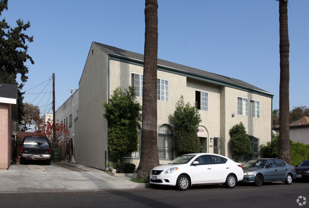 Building Photo - 1225 W 36th St