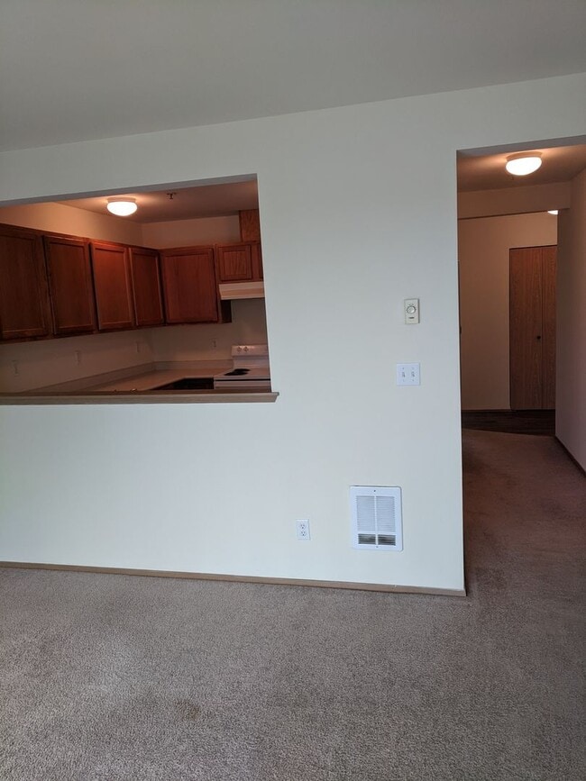 Building Photo - Your Home is Waiting!