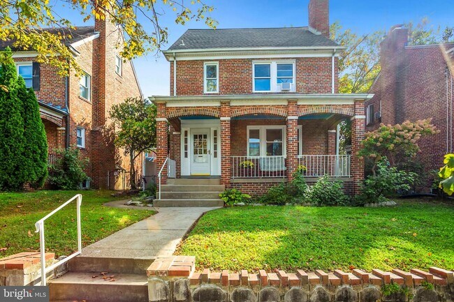 Building Photo - 1348 Underwood St NW