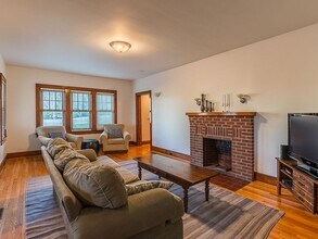 Building Photo - 1310 N Main St