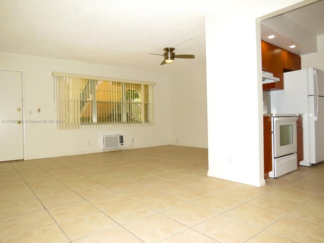 Foto del edificio - 13300 SW 1st St