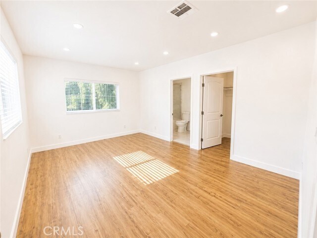 Foto del edificio - 6651 Noble Ave