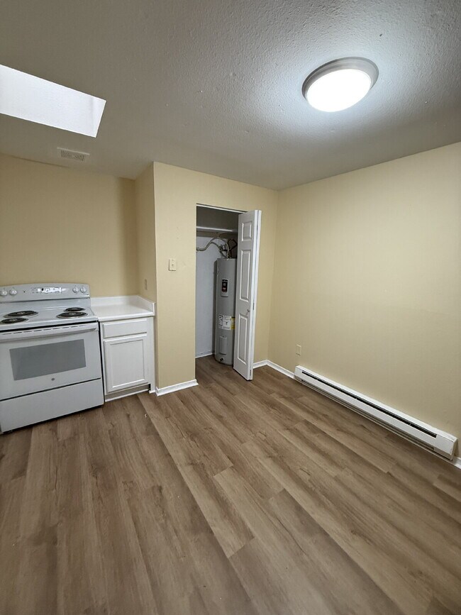 Foto del edificio - Fairwood Area Condo Available Now!