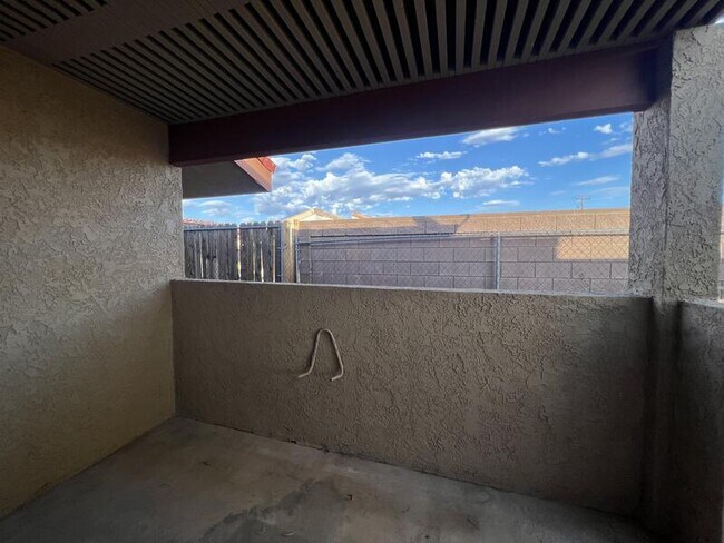 Building Photo - 362 Riverfront Dr
