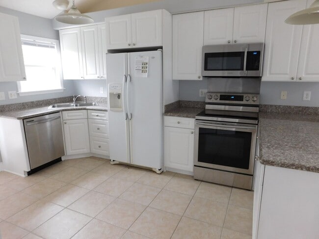 Building Photo - 4208 Arbor Green Way - Townhome available ...
