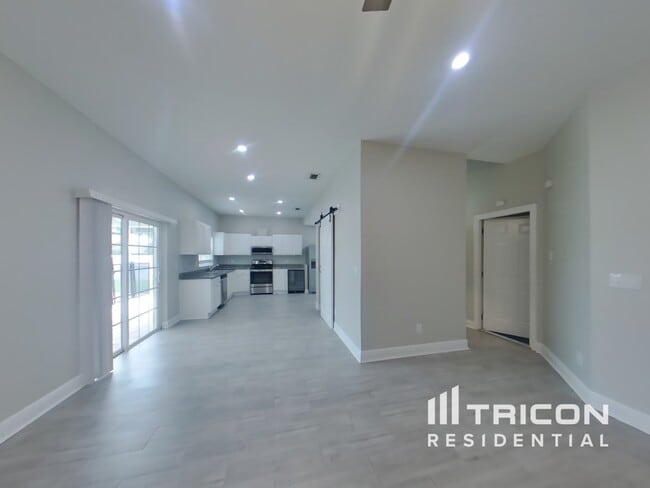 Building Photo - 8808 Bayaud Dr