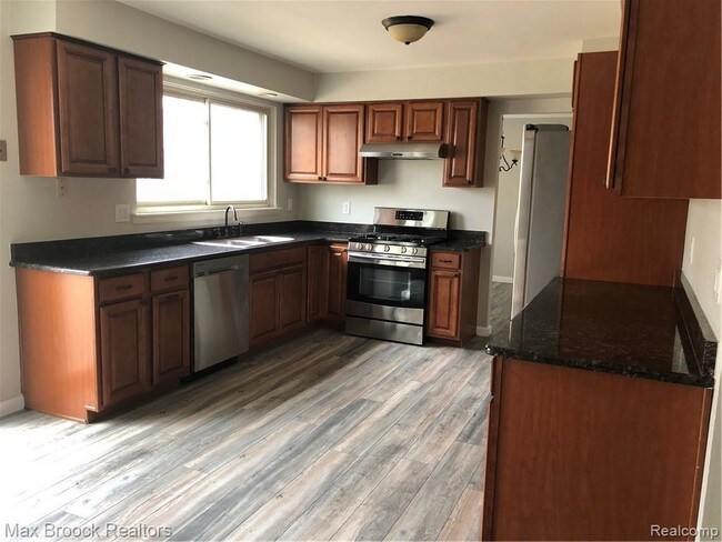 Building Photo - 5448 Hammersmith Dr