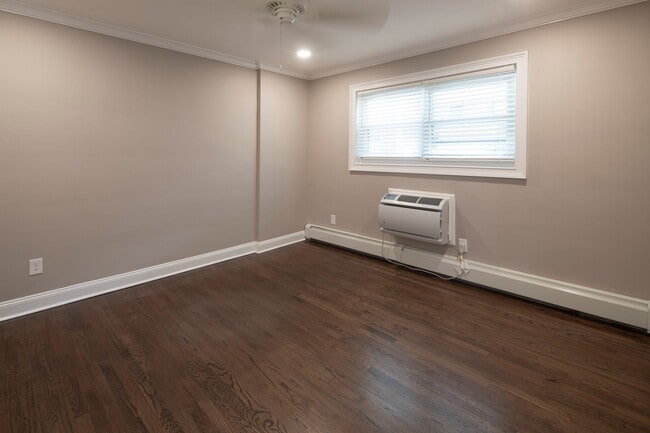 Interior Photo - The Linden Apartments: In-Unit Washer & Dryer, Heat and Hot Water Included, Cat & Dog Friendly, a...