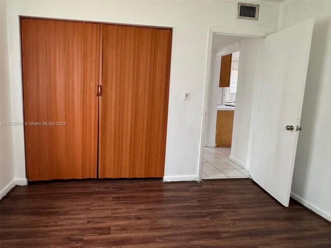 Foto del edificio - 3 bedroom in Opa Locka FL 33054