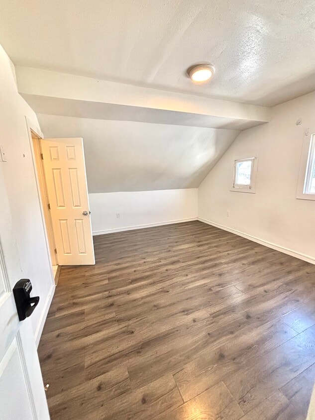 Foto principal - 4059 Brighton Ave