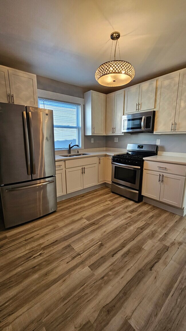 Foto del edificio - 4225 W Augusta Blvd