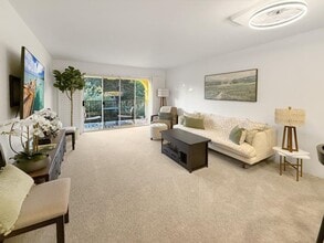 Building Photo - 257 Por La Mar Cir