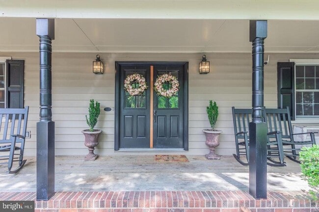 Building Photo - 607 Lancaster St