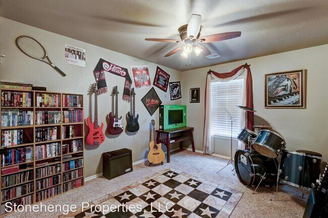Foto del edificio - 4 br, 3 bath House - 10625 Granada Dr.