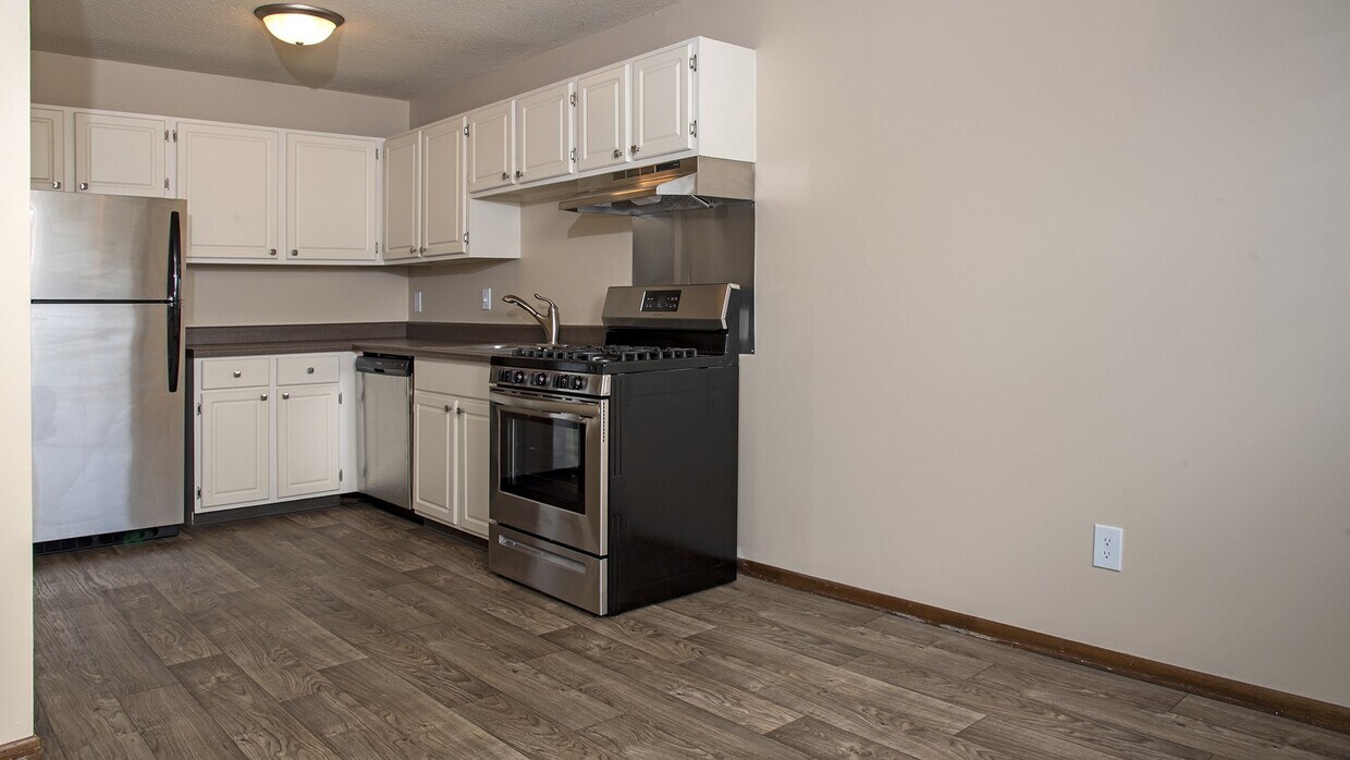 Palisades Apartments in Roseville, MN