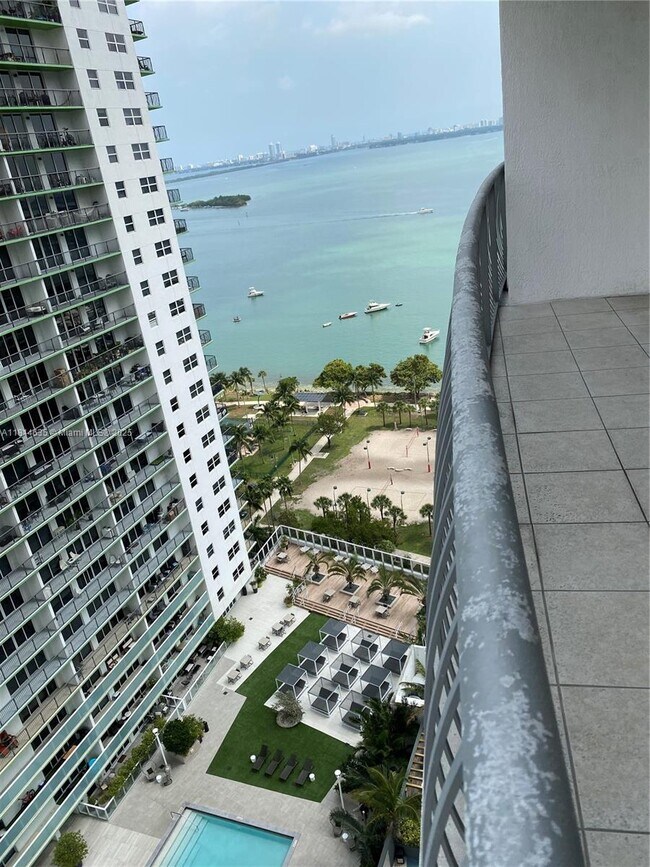 Foto del edificio - 1750 N Bayshore Dr