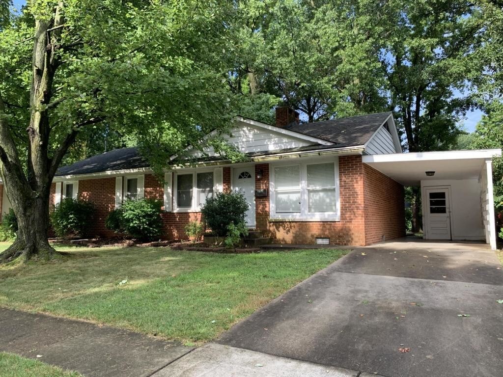 Primary Photo - 202 S Orchard Dr